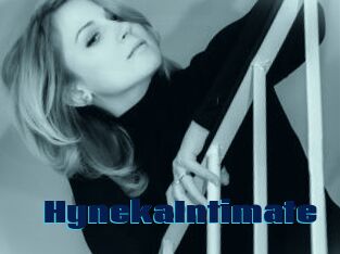 HynekaIntimate