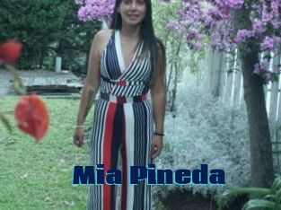 Mia_Pineda