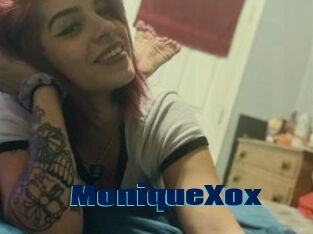 MoniqueXox
